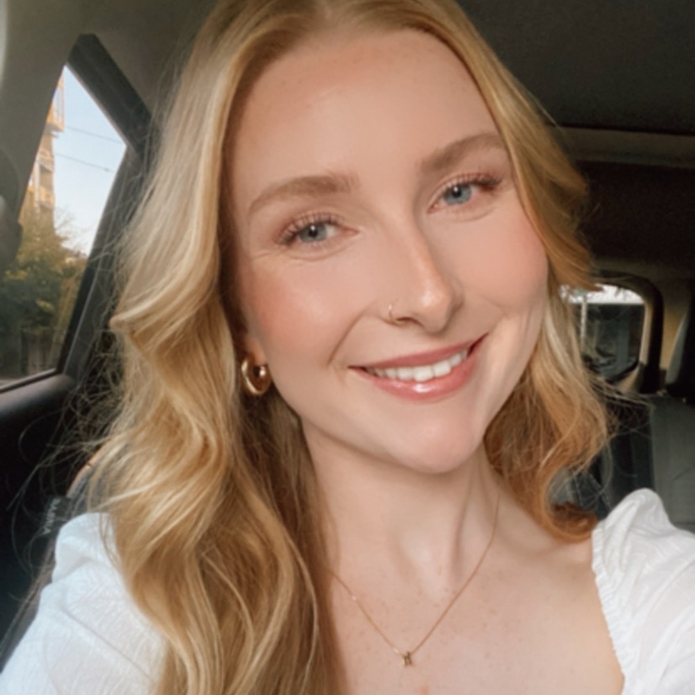 Meet your Posher, Holly